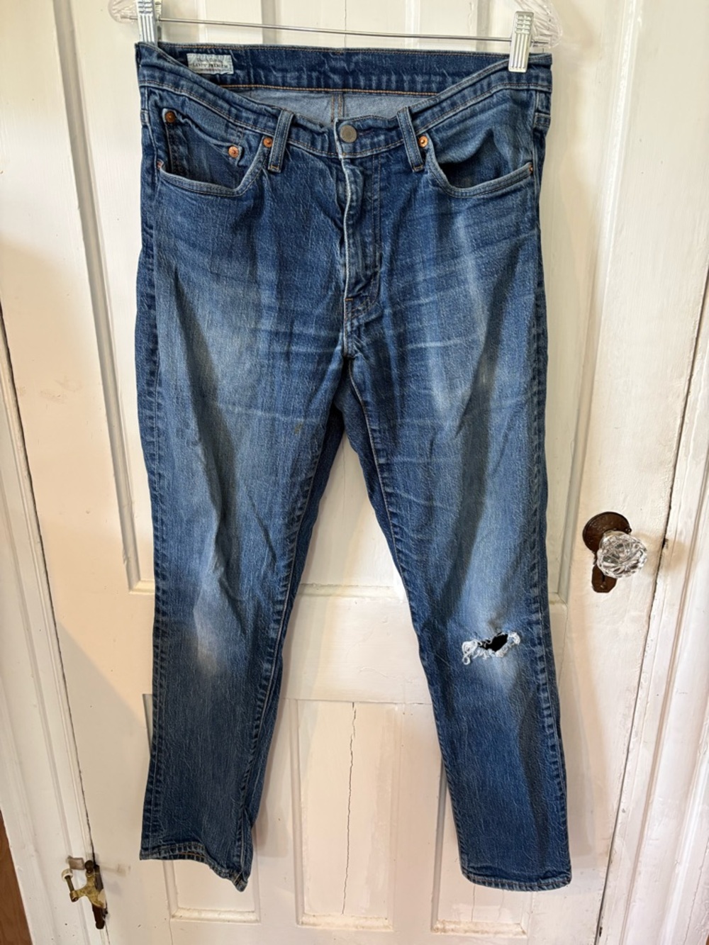 Big E Levi's Straight Fit 514 Distressed Blue Jeans 32x32